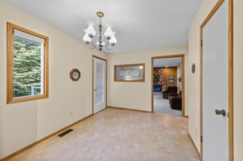 203 Silver Valley Boulevard Nw, Calgary, AB - Indoor Photo Showing Other Room