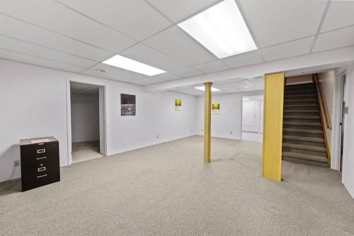 203 Silver Valley Boulevard Nw, Calgary, AB - Indoor