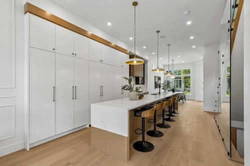 2708 18 Street Nw, Calgary, AB - Indoor Photo Showing Other Room