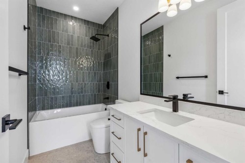 2708 18 Street Nw, Calgary, AB - Indoor Photo Showing Bathroom