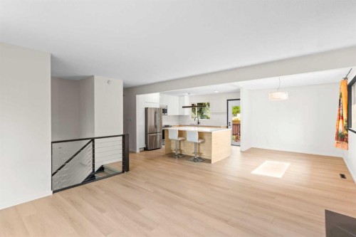 5467 Dalrymple Crescent Nw, Calgary, AB - Indoor