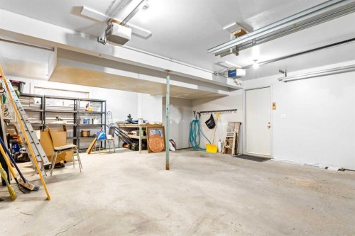 5467 Dalrymple Crescent Nw, Calgary, AB - Indoor Photo Showing Garage