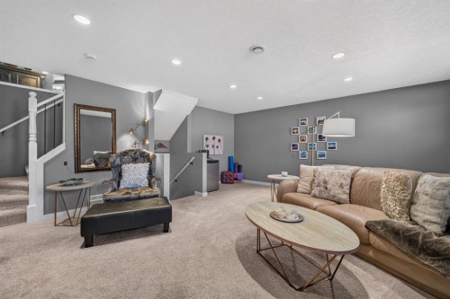 79 Cranberry Square Se, Calgary, AB - Indoor Photo Showing Other Room