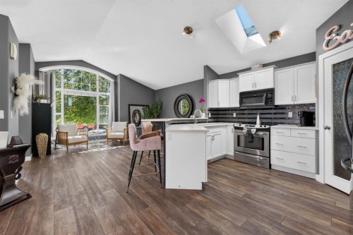 79 Cranberry Square Se, Calgary, AB - Indoor Photo Showing Kitchen