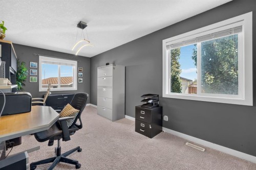 79 Cranberry Square Se, Calgary, AB - Indoor Photo Showing Office