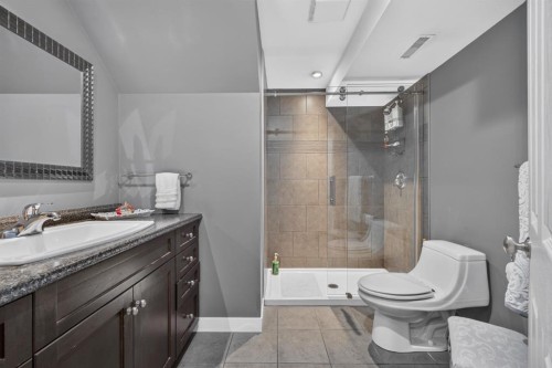 79 Cranberry Square Se, Calgary, AB - Indoor Photo Showing Bathroom