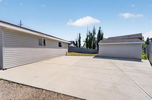 79 Cranberry Square Se, Calgary, AB - Outdoor With Exterior