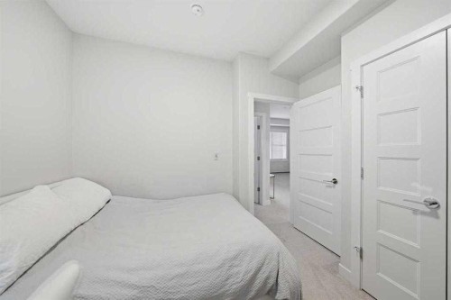 318-55 Wolf Hollow Crescent Se, Calgary, AB - Indoor Photo Showing Bedroom