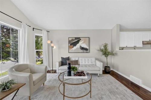307 Covehaven View Ne, Calgary, AB - Indoor Photo Showing Living Room