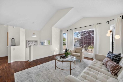 307 Covehaven View Ne, Calgary, AB - Indoor Photo Showing Living Room
