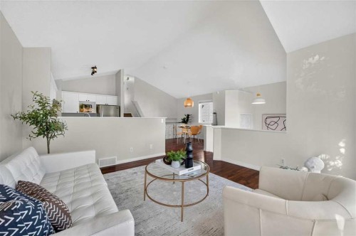 307 Covehaven View Ne, Calgary, AB - Indoor Photo Showing Living Room
