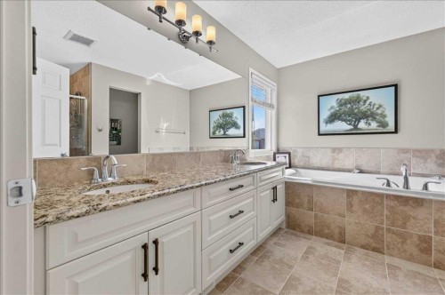 1017 Brightoncrest Common Se, Calgary, AB - Indoor Photo Showing Bathroom
