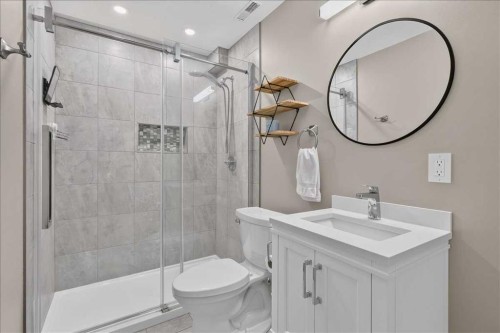 1017 Brightoncrest Common Se, Calgary, AB - Indoor Photo Showing Bathroom