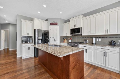 1017 Brightoncrest Common Se, Calgary, AB - Indoor Photo Showing Kitchen With Double Sink With Upgraded Kitchen