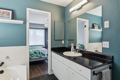 19 Covington Close Ne, Calgary, AB - Indoor Photo Showing Bathroom
