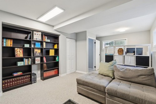 19 Covington Close Ne, Calgary, AB - Indoor
