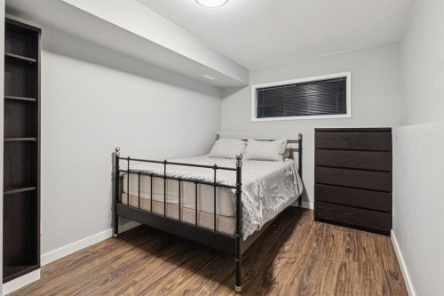 19 Covington Close Ne, Calgary, AB - Indoor Photo Showing Bedroom