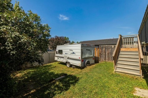 19 Covington Close Ne, Calgary, AB - Outdoor