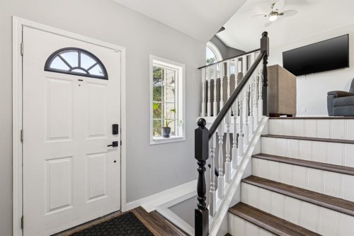 19 Covington Close Ne, Calgary, AB - Indoor Photo Showing Other Room