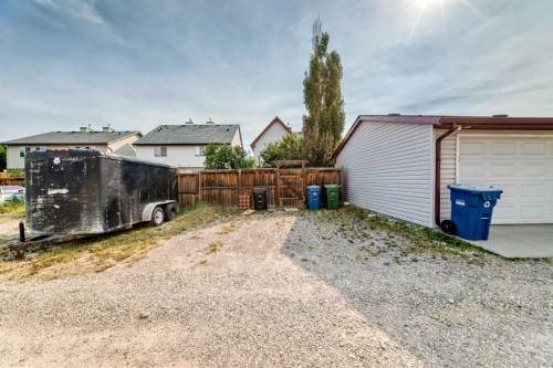 321 Elgin Point Se, Calgary, AB - Outdoor With Exterior