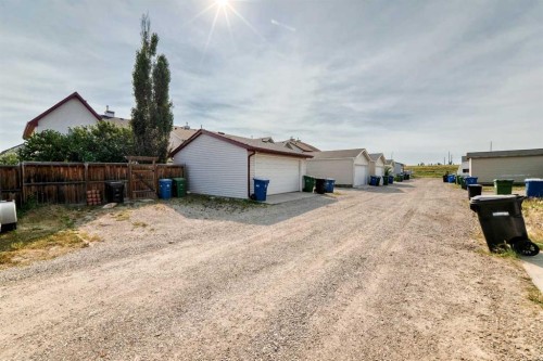 321 Elgin Point Se, Calgary, AB - Outdoor With Exterior