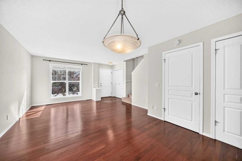 321 Elgin Point Se, Calgary, AB - Indoor Photo Showing Other Room