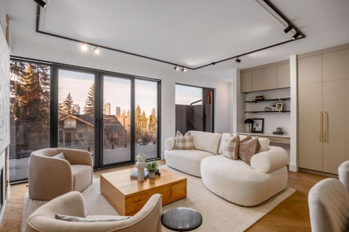 1-2703 Erlton Street Sw, Calgary, AB - Indoor Photo Showing Living Room