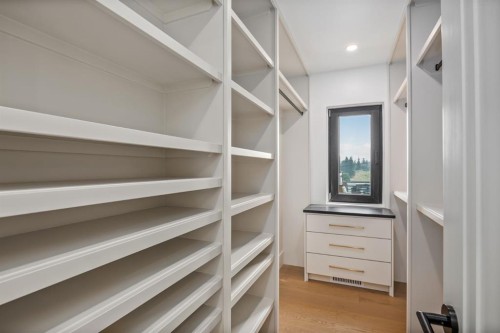 1-2703 Erlton Street Sw, Calgary, AB - Indoor With Storage