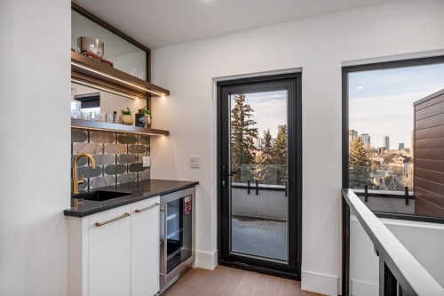 1-2703 Erlton Street Sw, Calgary, AB - Indoor