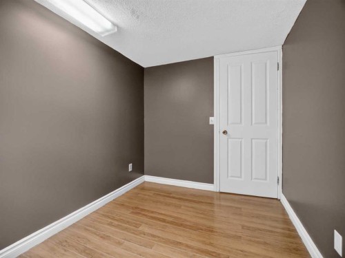 285 Fresno Place Ne, Calgary, AB - Indoor Photo Showing Other Room