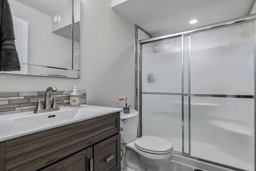 267 Cimarron Vista Court, Okotoks, AB - Indoor Photo Showing Bathroom