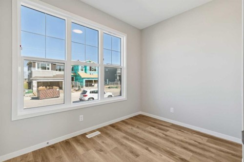 471 Hotchkiss Manor Se, Calgary, AB - Indoor Photo Showing Other Room