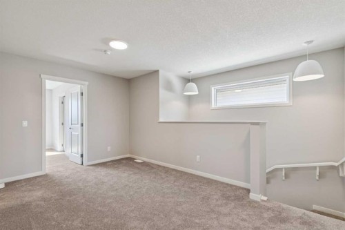471 Hotchkiss Manor Se, Calgary, AB - Indoor Photo Showing Other Room
