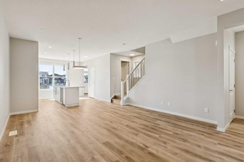 471 Hotchkiss Manor Se, Calgary, AB - Indoor