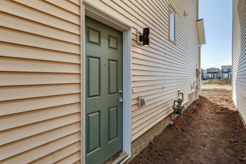 471 Hotchkiss Manor Se, Calgary, AB - Outdoor With Exterior