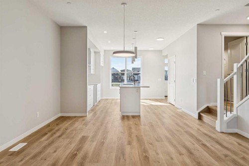 471 Hotchkiss Manor Se, Calgary, AB - Indoor