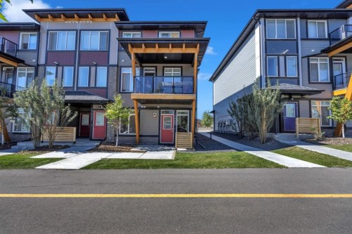 19625 45 Street Se, Calgary, AB - Outdoor With Facade