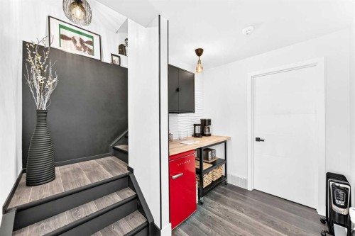 132 Evanscove Manor Nw, Calgary, AB - Indoor Photo Showing Other Room