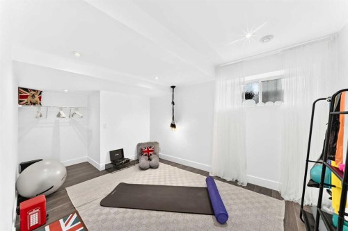 132 Evanscove Manor Nw, Calgary, AB - Indoor Photo Showing Other Room