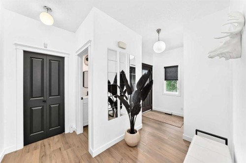 132 Evanscove Manor Nw, Calgary, AB - Indoor Photo Showing Other Room