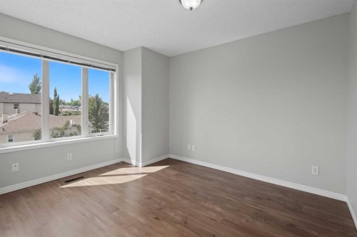 128 22 Avenue Nw, Calgary, AB - Indoor Photo Showing Other Room