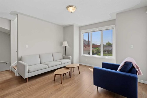 128 22 Avenue Nw, Calgary, AB - Indoor Photo Showing Living Room