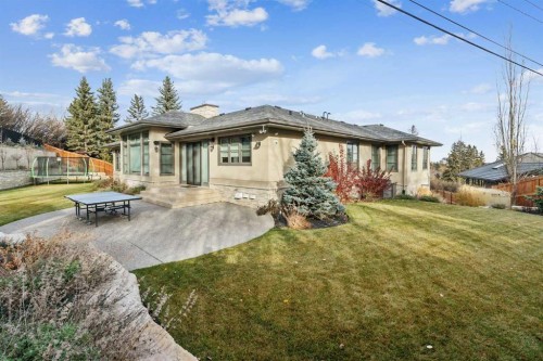 215 Patton Court Sw, Calgary, AB - Outdoor
