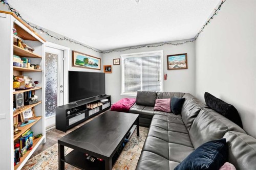 2314-4641 128 Avenue Ne, Calgary, AB - Indoor Photo Showing Living Room