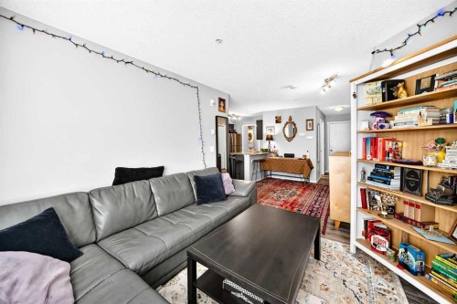 2314-4641 128 Avenue Ne, Calgary, AB - Indoor Photo Showing Living Room