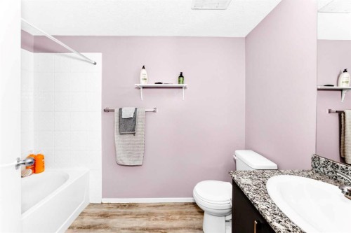 2314-4641 128 Avenue Ne, Calgary, AB - Indoor Photo Showing Bathroom