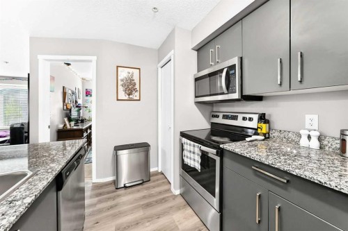 2314-4641 128 Avenue Ne, Calgary, AB - Indoor Photo Showing Kitchen With Upgraded Kitchen
