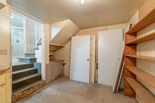 106 Elma Street West, Okotoks, AB - Indoor Photo Showing Other Room