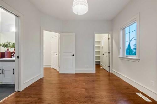 1910 29 Avenue Sw, Calgary, AB - Indoor Photo Showing Other Room