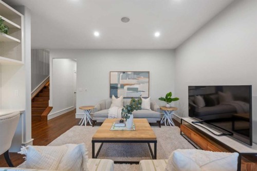 1910 29 Avenue Sw, Calgary, AB - Indoor Photo Showing Living Room